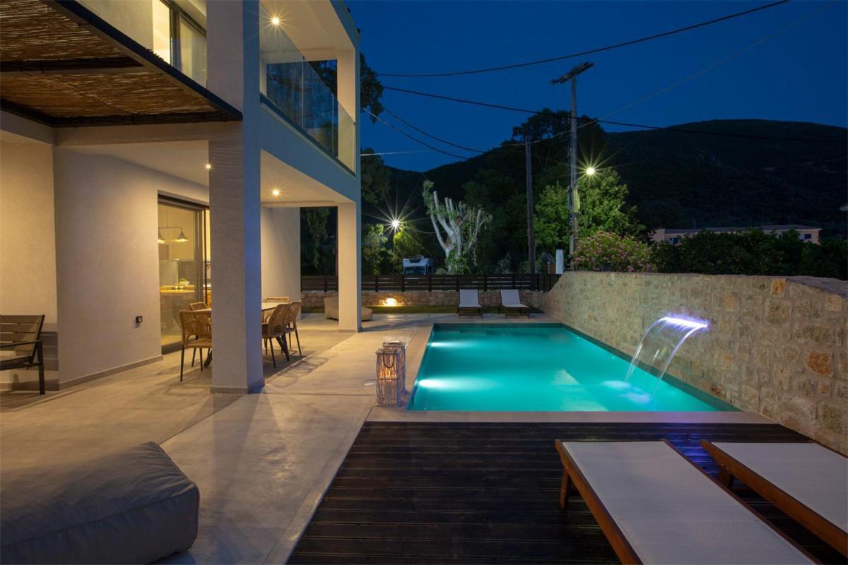 Seascape Villas Vassiliki - Beachfront Villas Extérieur photo