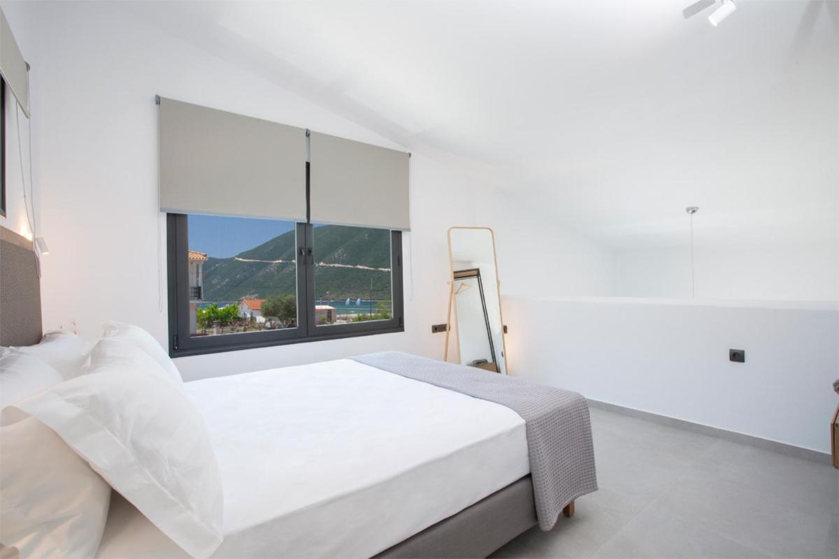 Seascape Villas Vassiliki - Beachfront Villas Extérieur photo