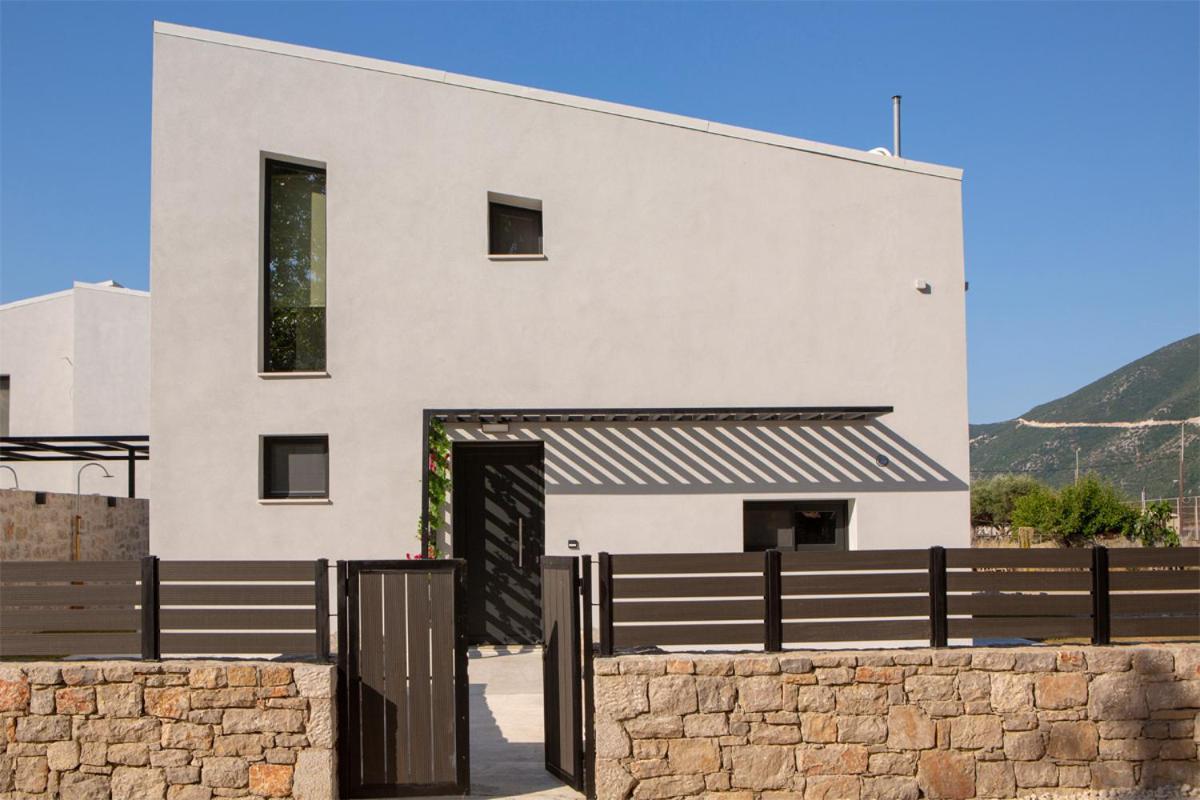 Seascape Villas Vassiliki - Beachfront Villas Extérieur photo